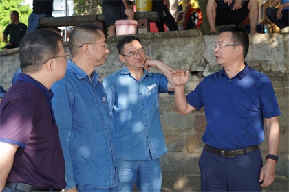 譚光軍檢查防洪工作 (4).JPG