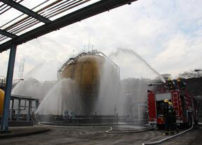 瀘天化開展液氨充裝站液氨泄漏應(yīng)急救援綜合演練