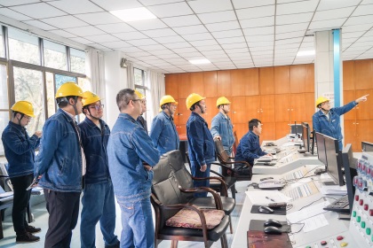 瀘天化股份公司黨委書記、董事長廖廷君帶隊(duì)開展“兩會”期間安全生產(chǎn)檢查