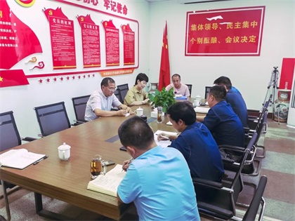 瀘天化集團(tuán)公司副總經(jīng)理周錫江帶隊(duì)到油脂公司調(diào)研