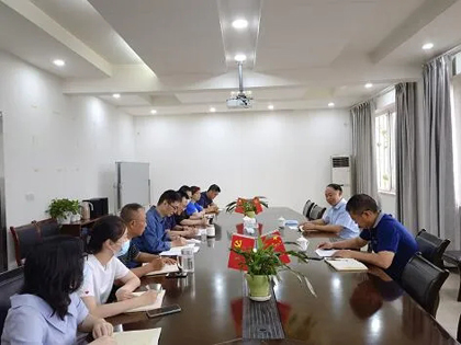 瀘天化股份公司黨委書記、董事長廖廷君到進(jìn)出口公司調(diào)研指導(dǎo)工作