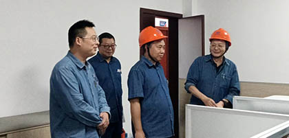 瀘天化股份公司黨委書記、董事長廖廷君率隊(duì)開展國慶節(jié)前安全大檢查并慰問員工