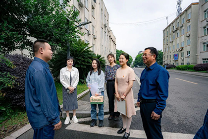 瀘天化員工周登位沱江勇救落水母子獲表揚