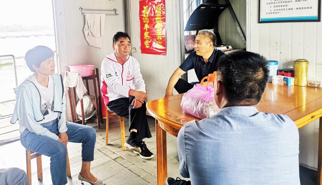 公司開展防暑降溫慰問暨安全生產(chǎn)督查活動(dòng)